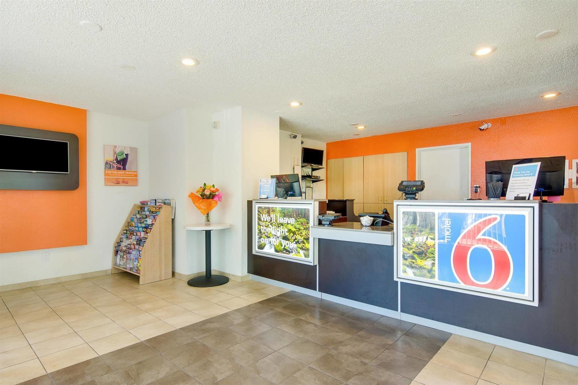 Motel 6-Tacoma, Wa - 파이프 외부 사진