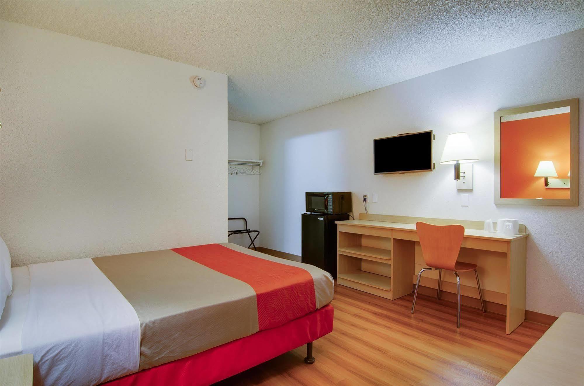 Motel 6-Tacoma, Wa - 파이프 외부 사진