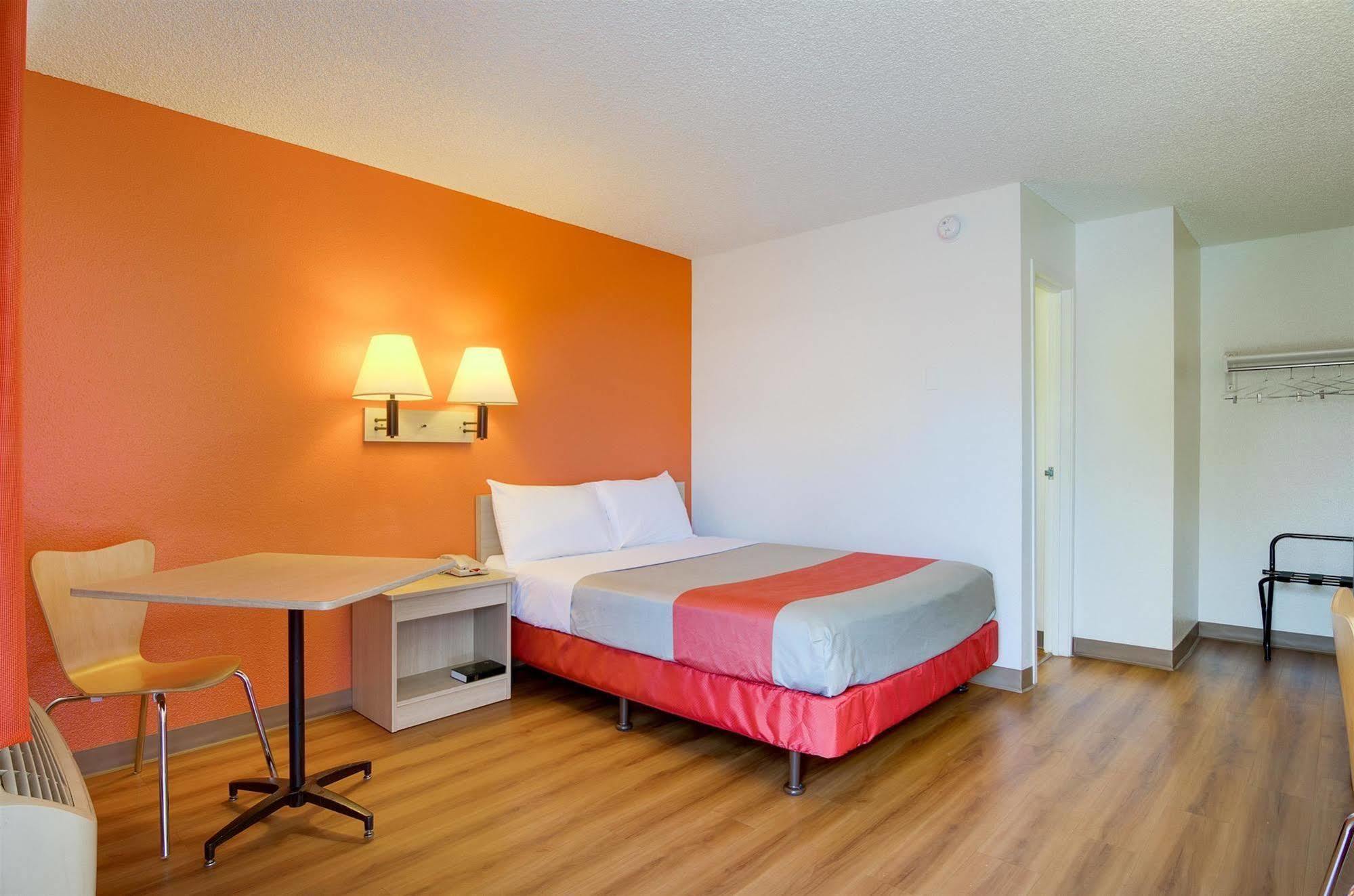 Motel 6-Tacoma, Wa - 파이프 외부 사진