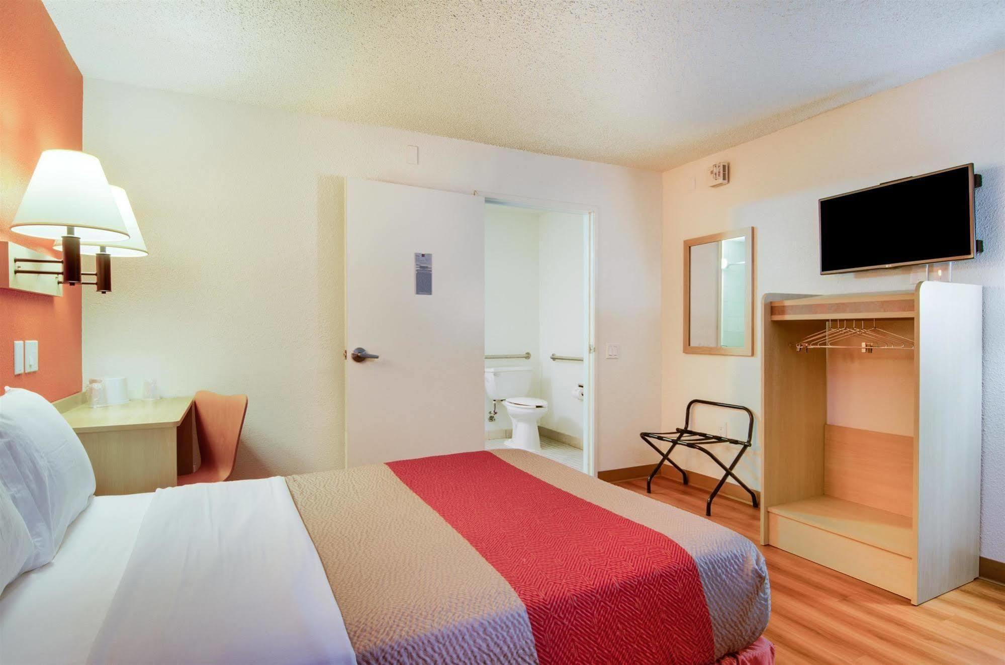 Motel 6-Tacoma, Wa - 파이프 외부 사진